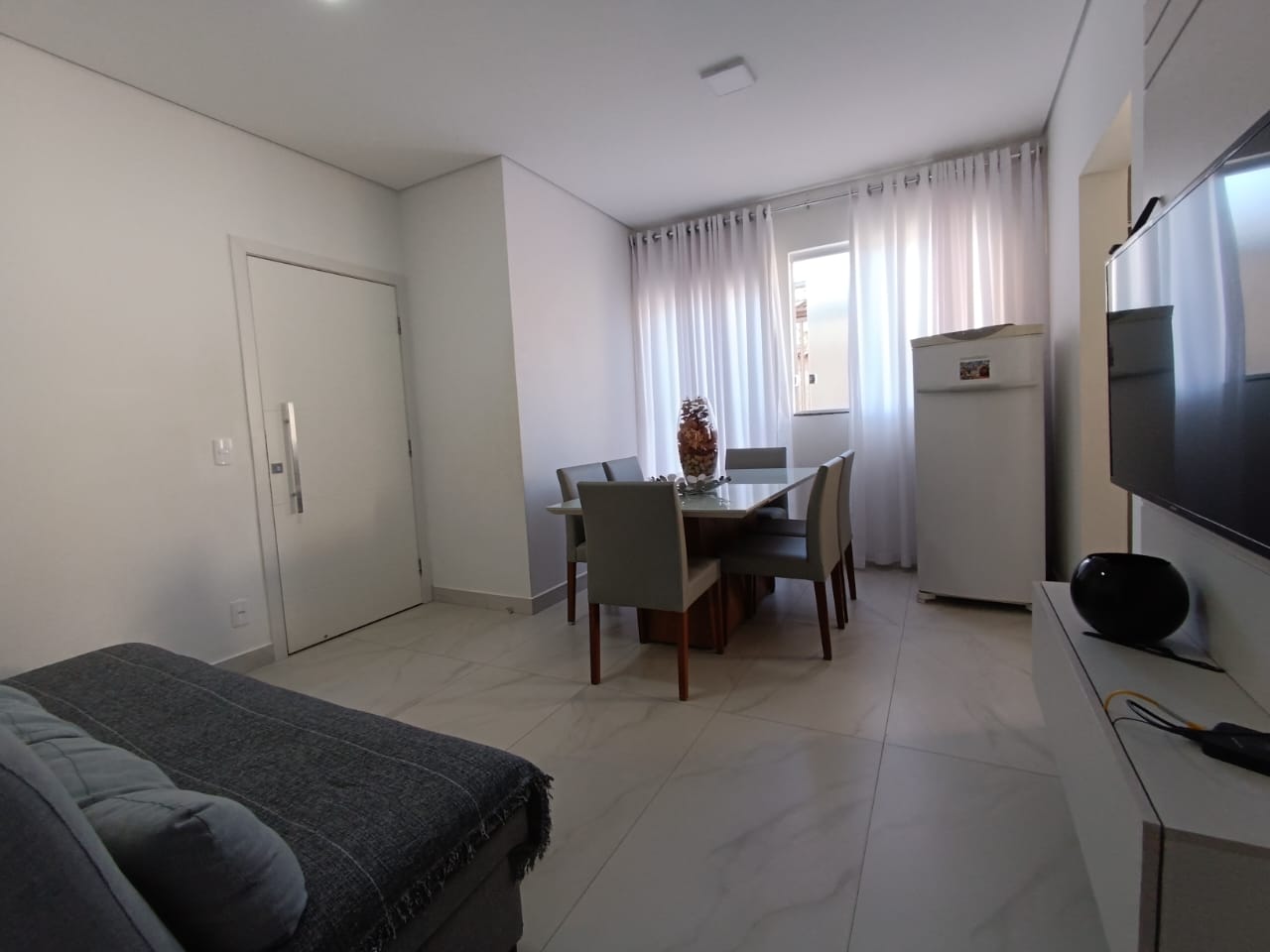 Apartamento à venda com 2 quartos, 90m² - Foto 1