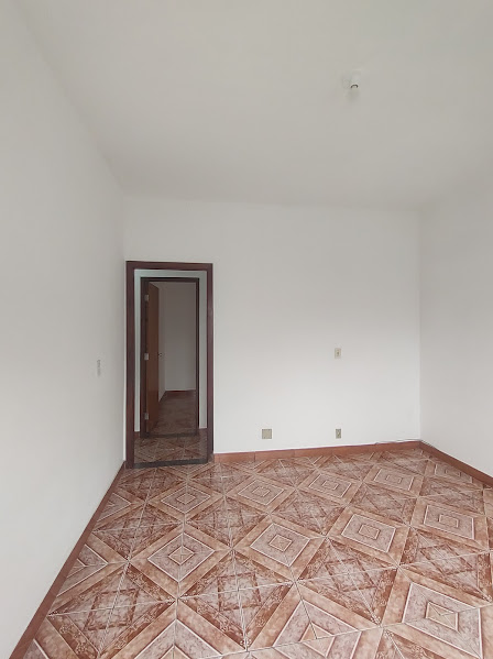 Casa para alugar com 3 quartos, 90m² - Foto 3