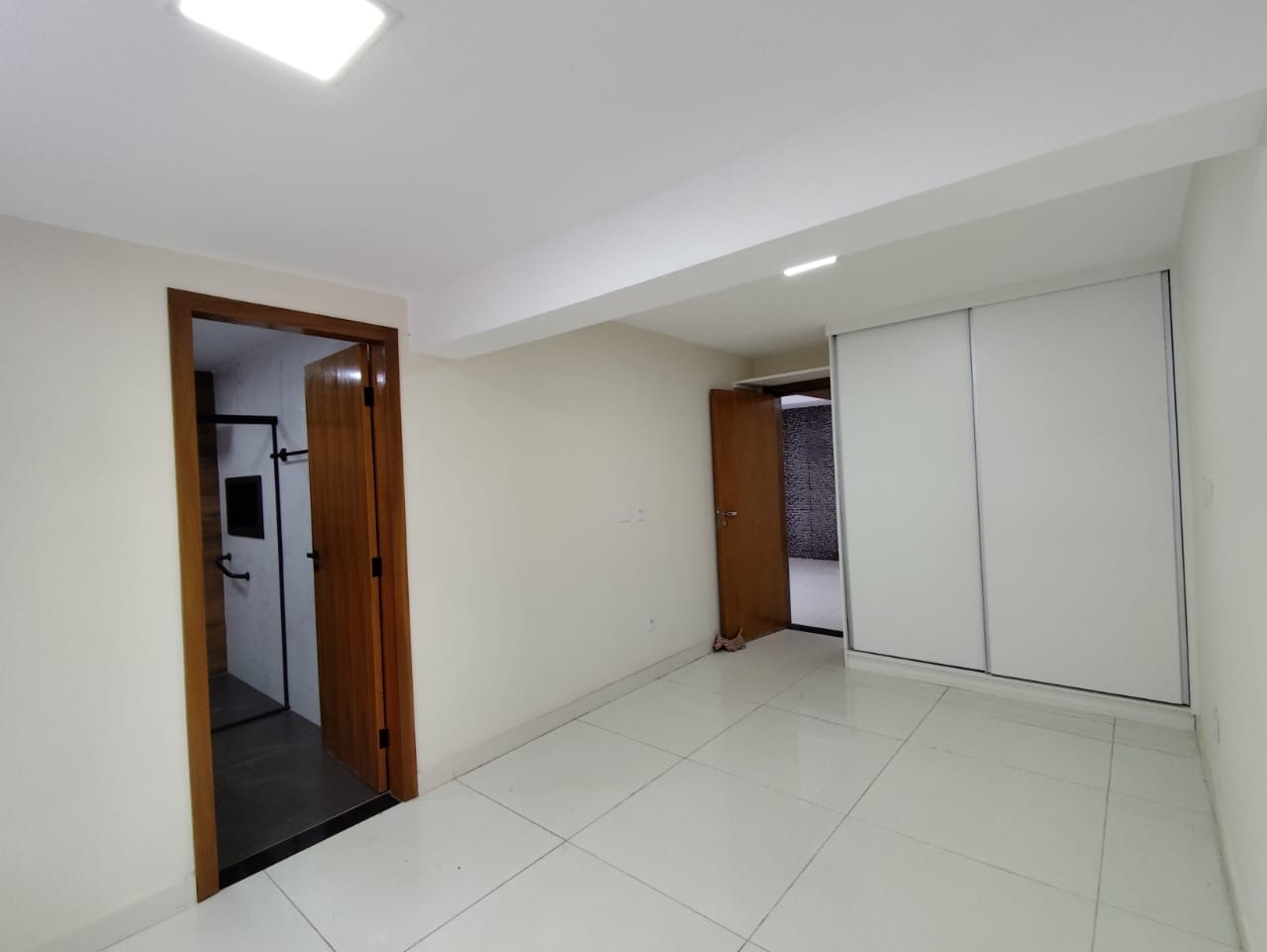 Casa à venda com 5 quartos, 255m² - Foto 8