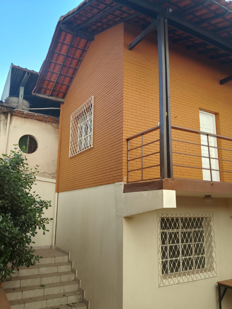 Casa à venda com 5 quartos, 365m² - Foto 1