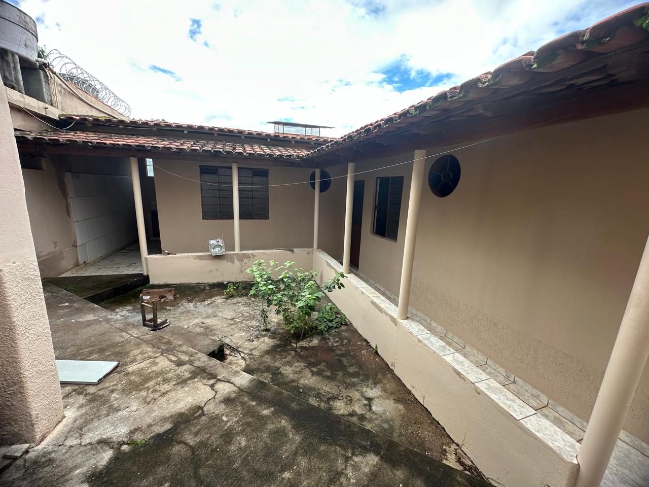 Casa para alugar com 7 quartos, 146m² - Foto 2