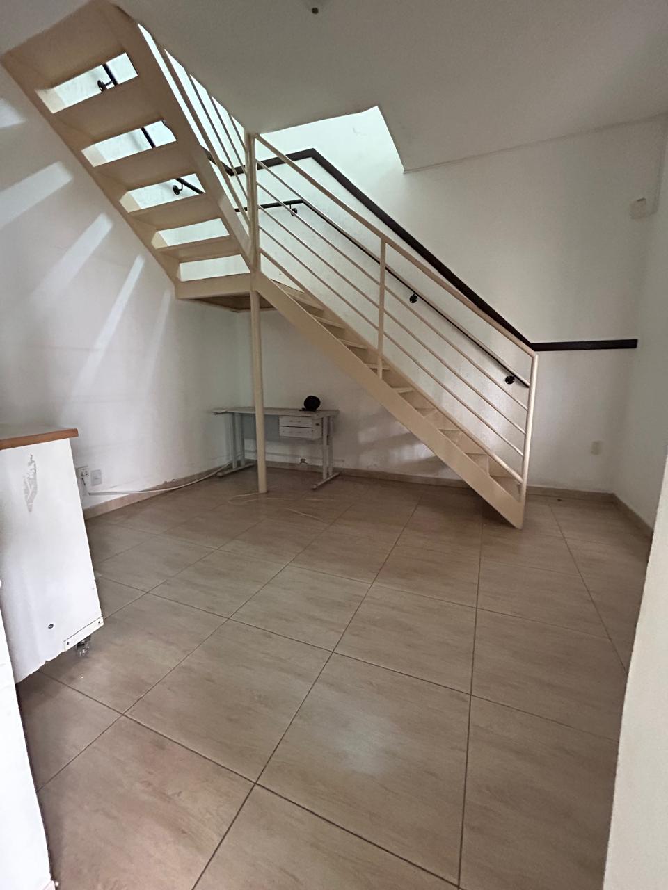 Casa para alugar com 6 quartos, 300m² - Foto 18