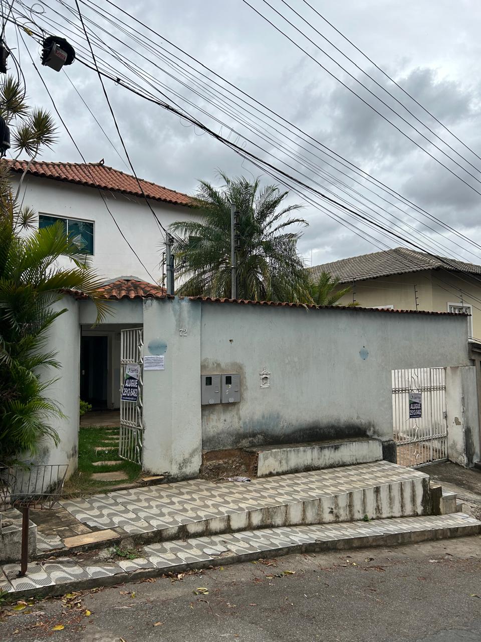 Casa para alugar com 6 quartos, 300m² - Foto 1