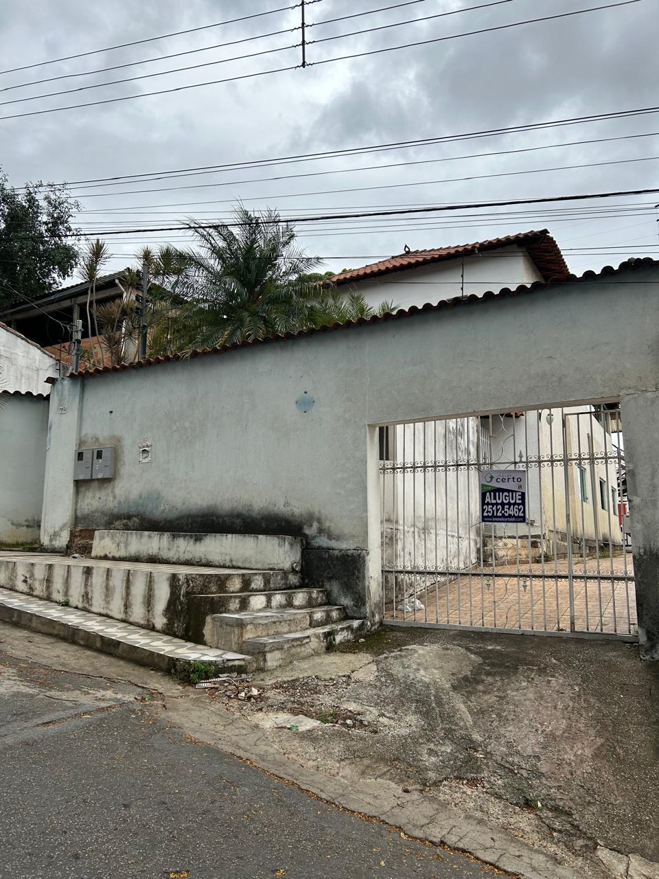 Casa para alugar com 6 quartos, 300m² - Foto 7