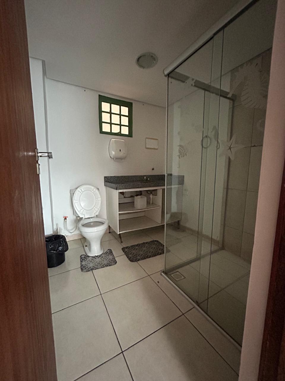 Casa para alugar com 6 quartos, 300m² - Foto 12