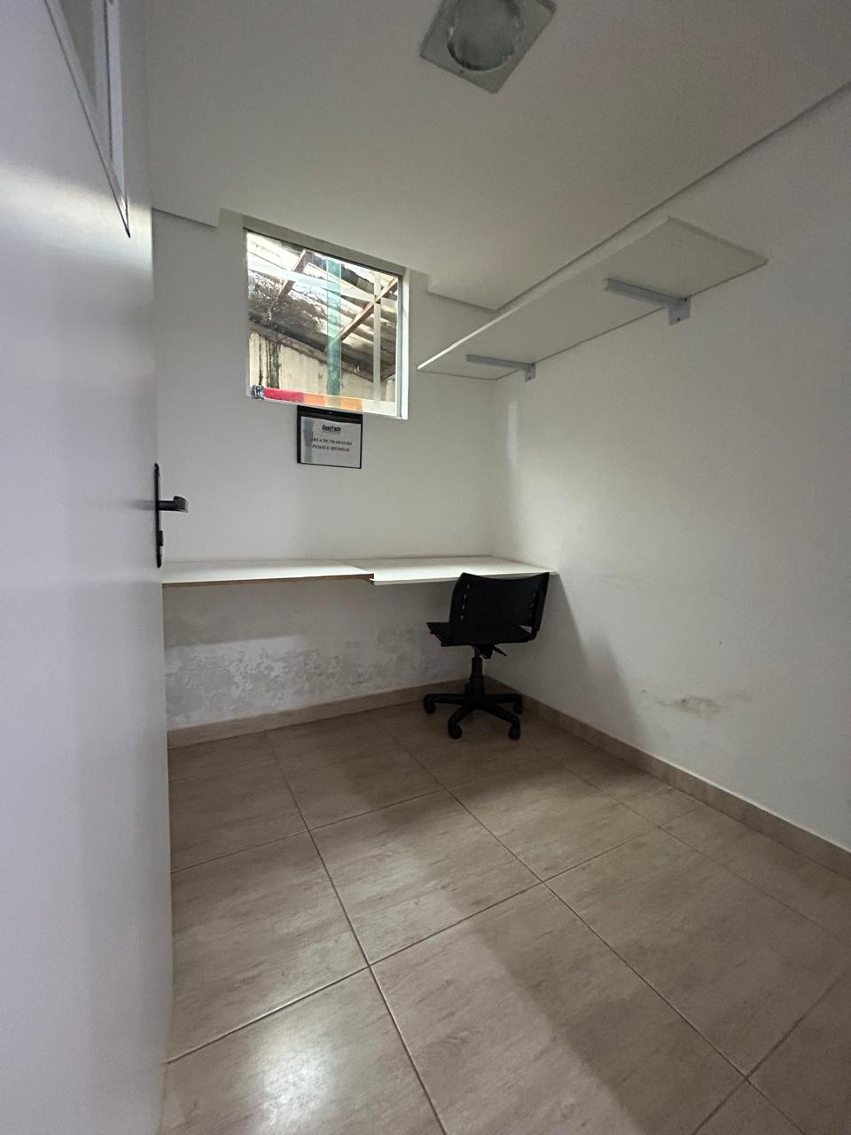 Casa para alugar com 6 quartos, 300m² - Foto 11