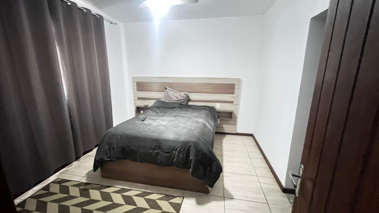 Casa à venda com 4 quartos, 340m² - Foto 11