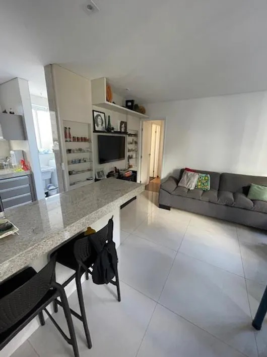 Apartamento à venda com 2 quartos, 65m² - Foto 2