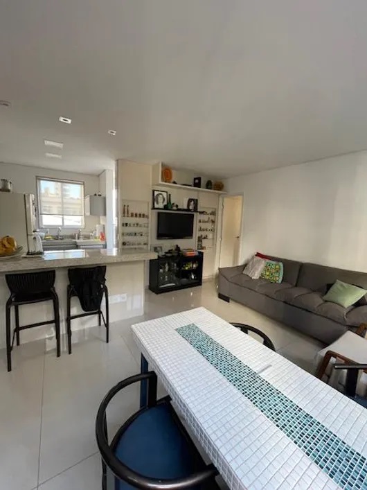 Apartamento à venda com 2 quartos, 65m² - Foto 3