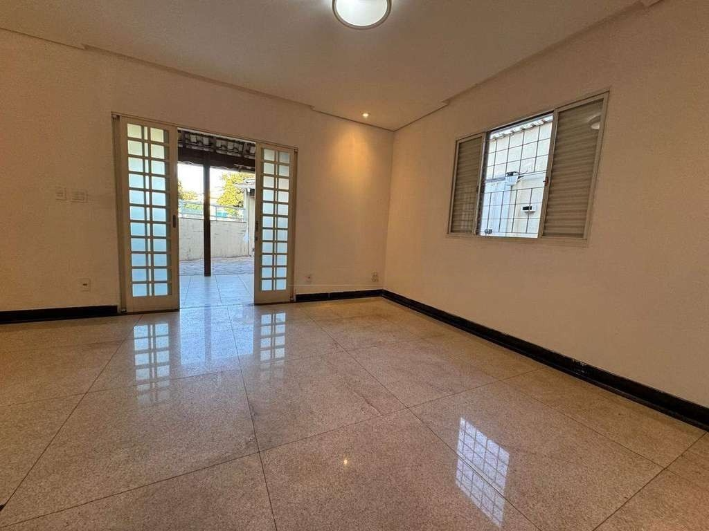 Casa à venda com 3 quartos, 169m² - Foto 4