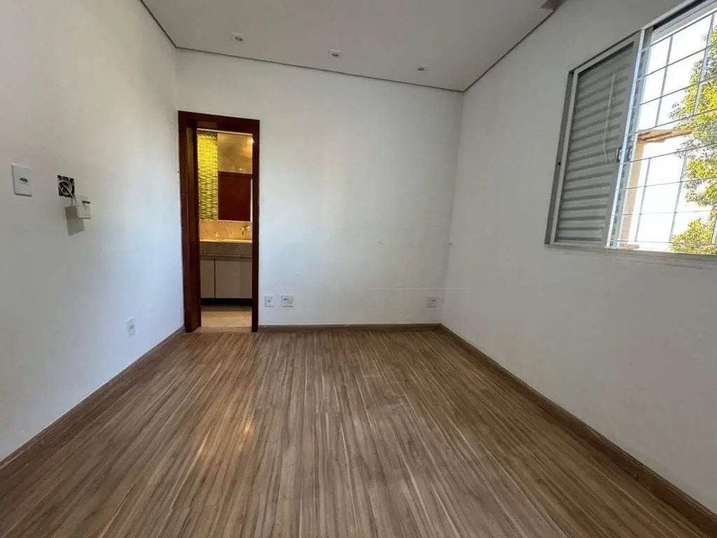 Casa à venda com 3 quartos, 169m² - Foto 14