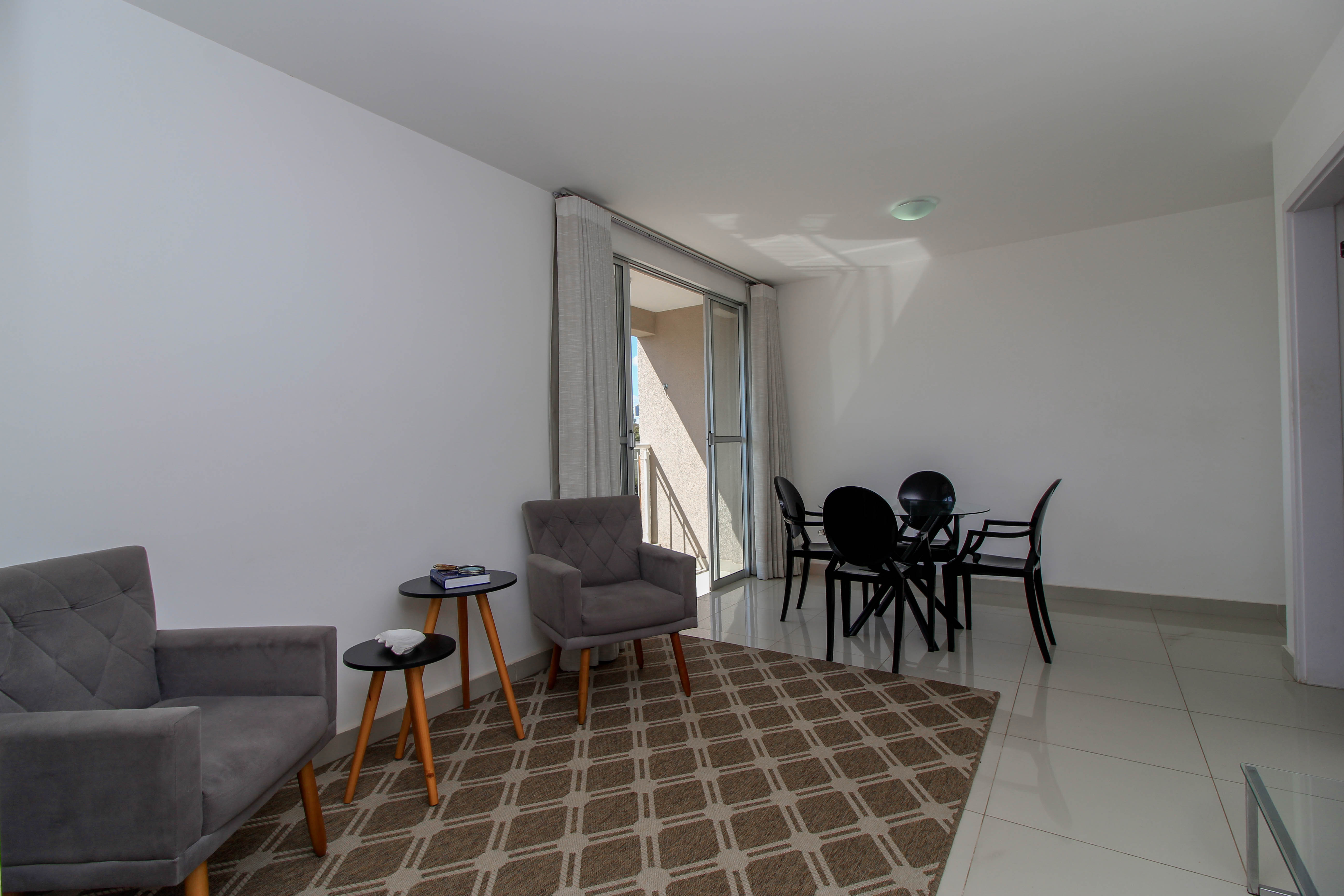 Apartamento à venda com 3 quartos, 75m² - Foto 3