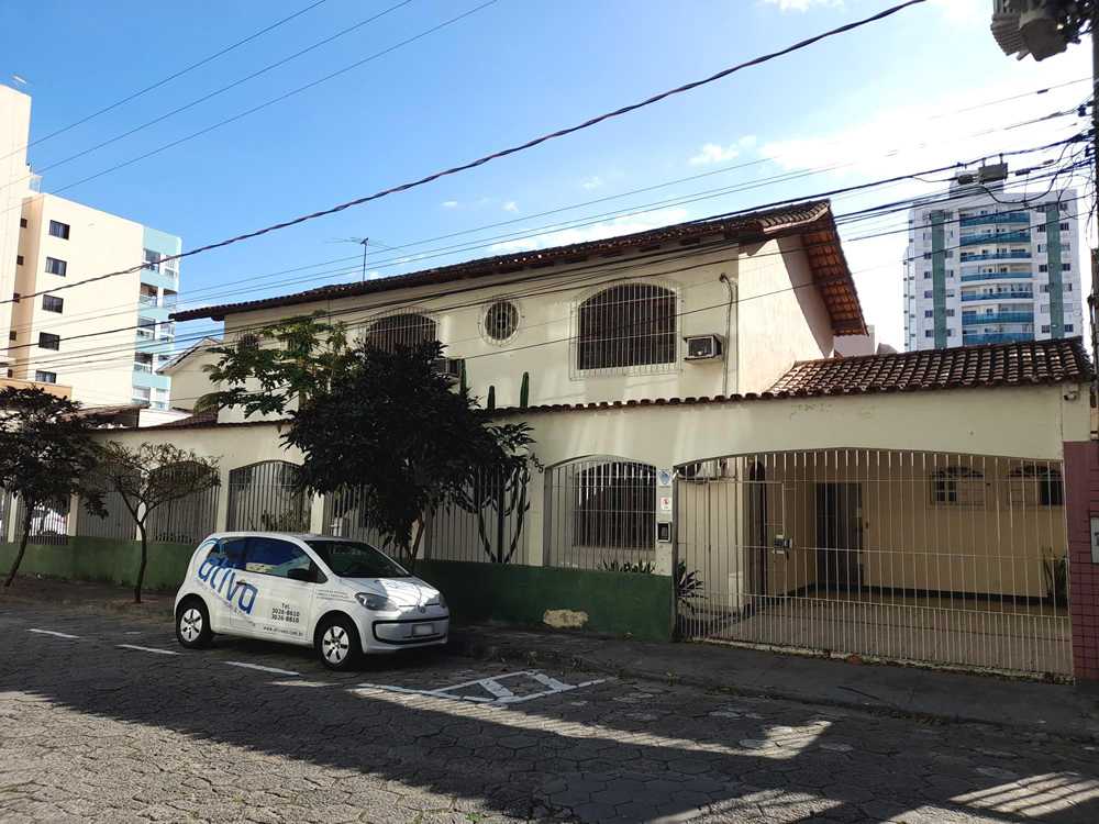 Casa para alugar com 5 quartos, 300m² - Foto 2