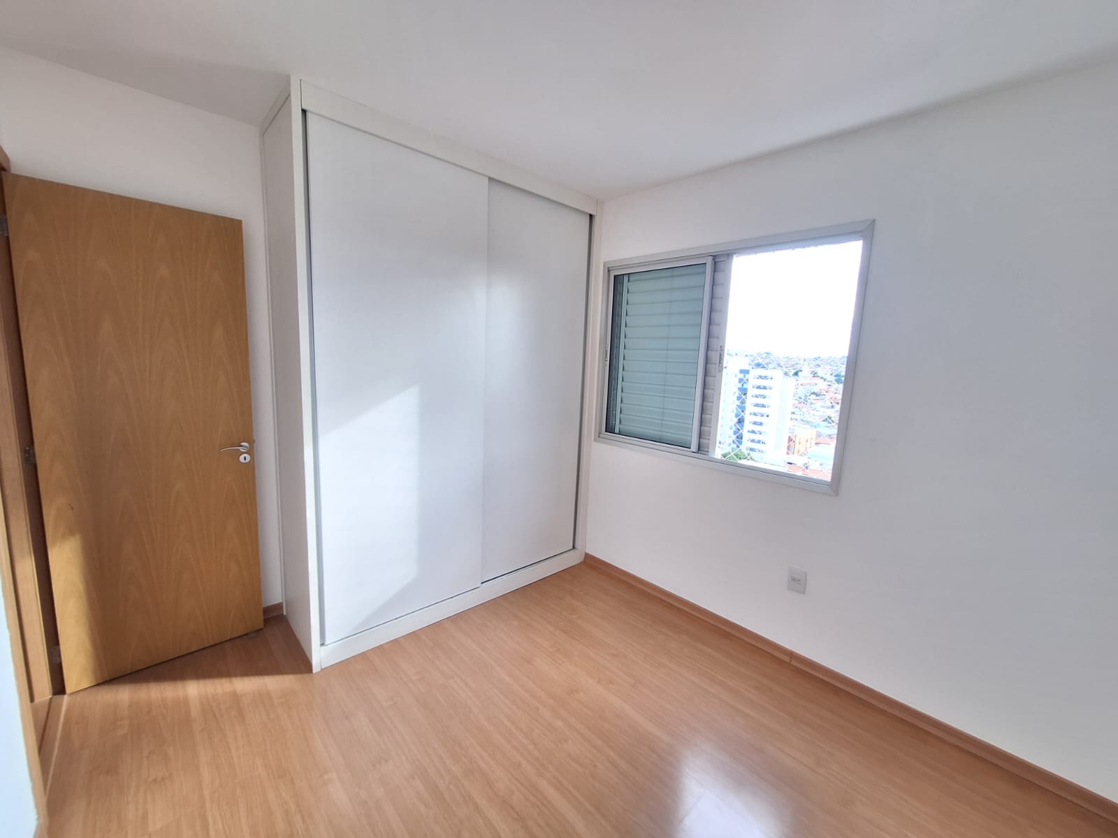 Apartamento para alugar com 3 quartos, 80m² - Foto 12