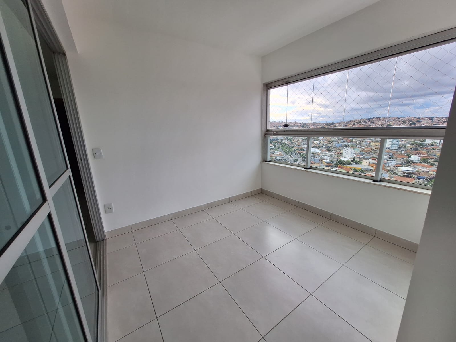 Apartamento para alugar com 3 quartos, 80m² - Foto 3