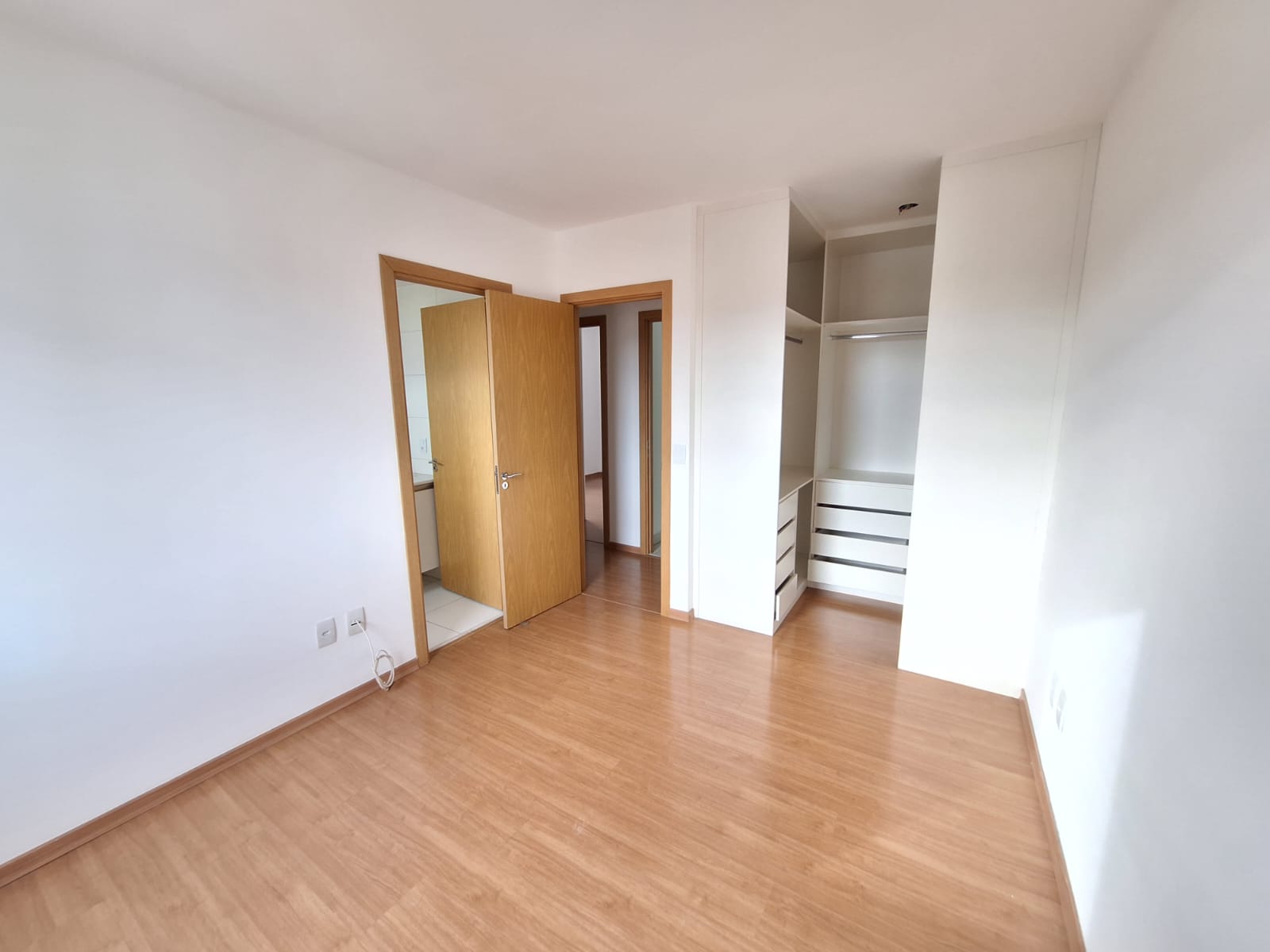 Apartamento para alugar com 3 quartos, 80m² - Foto 8