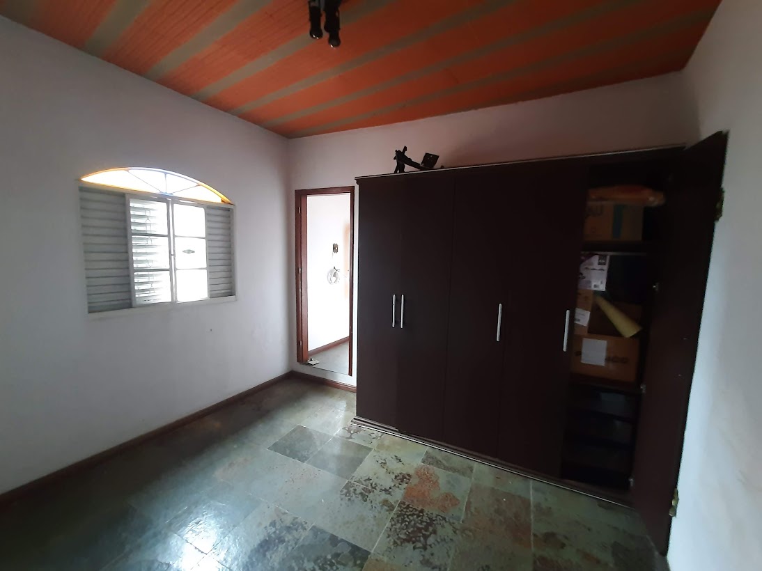 Casa à venda com 4 quartos, 200m² - Foto 5