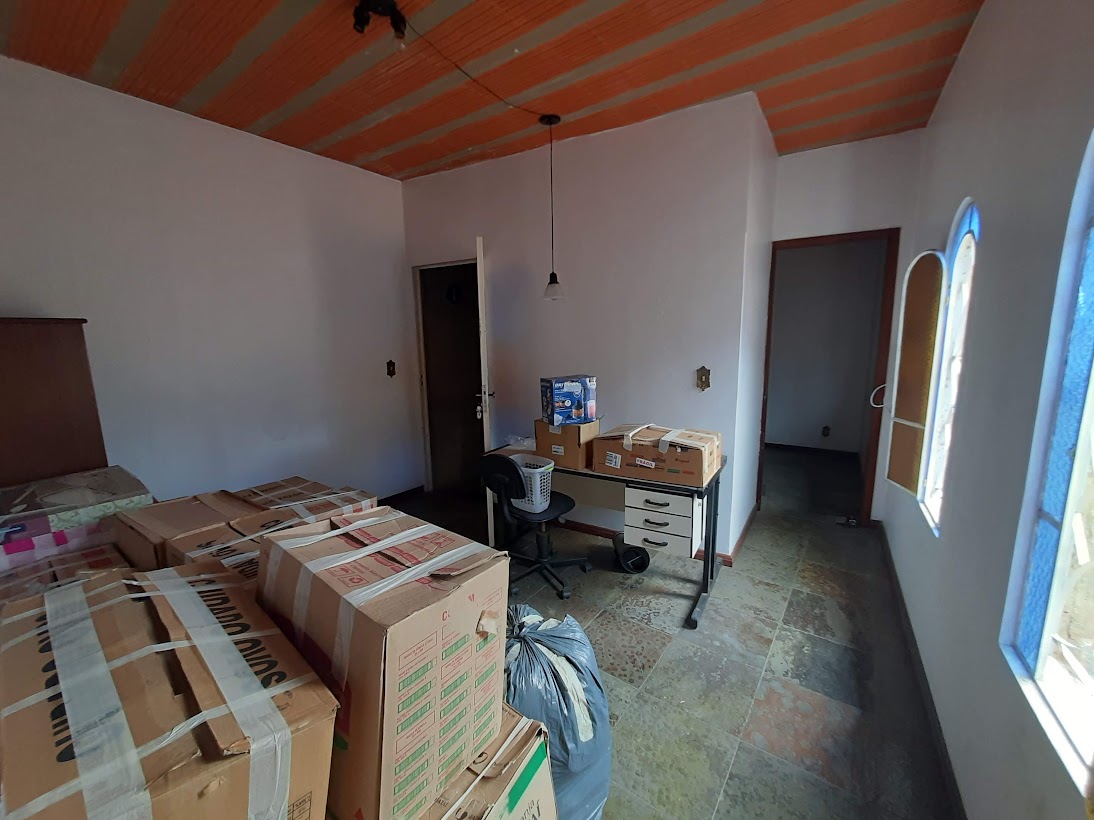 Casa à venda com 4 quartos, 200m² - Foto 17