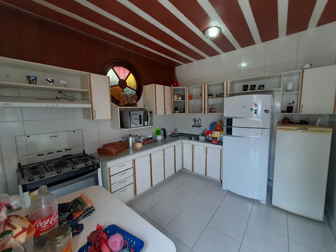 Casa à venda com 4 quartos, 200m² - Foto 16