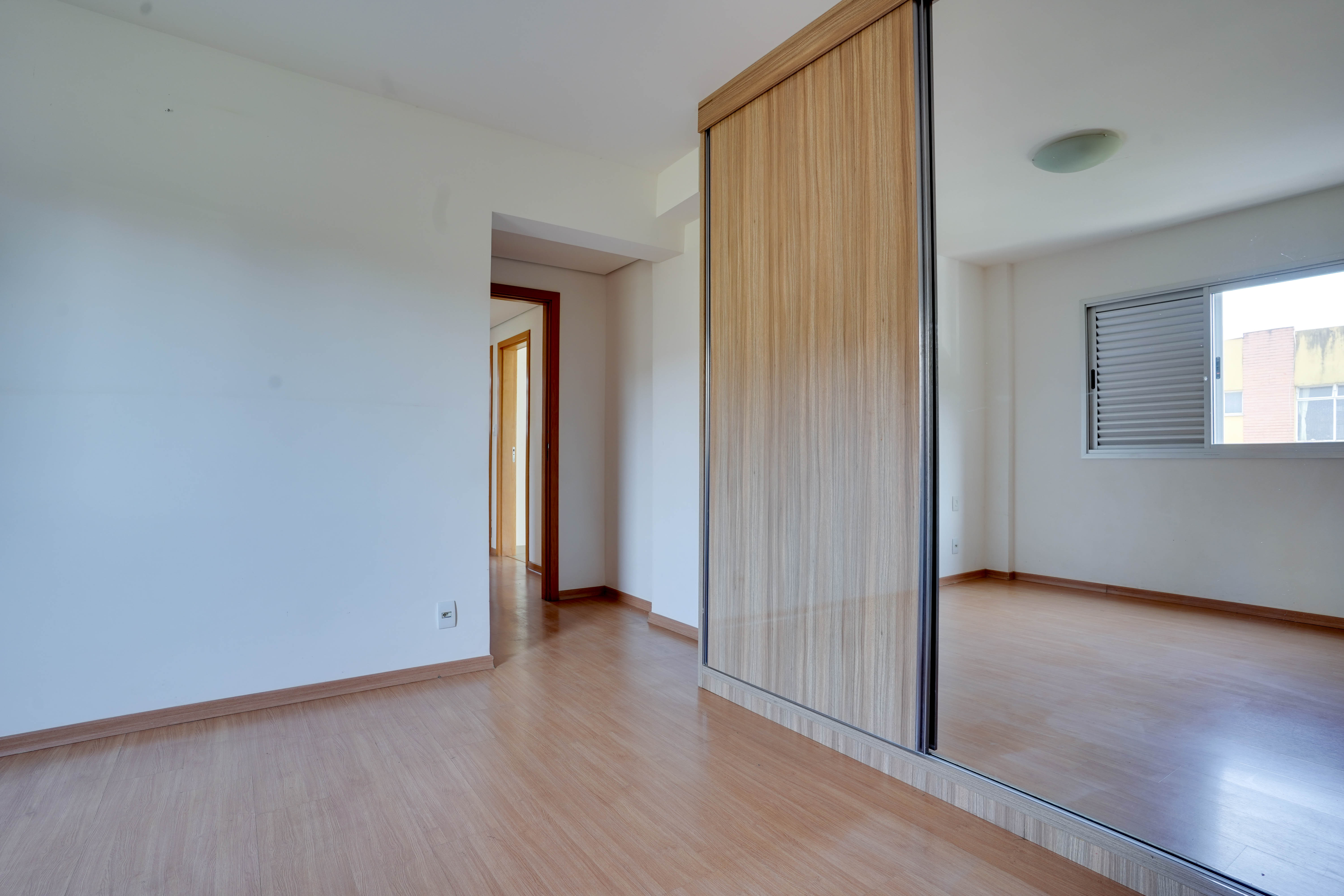 Apartamento à venda com 4 quartos, 137m² - Foto 13