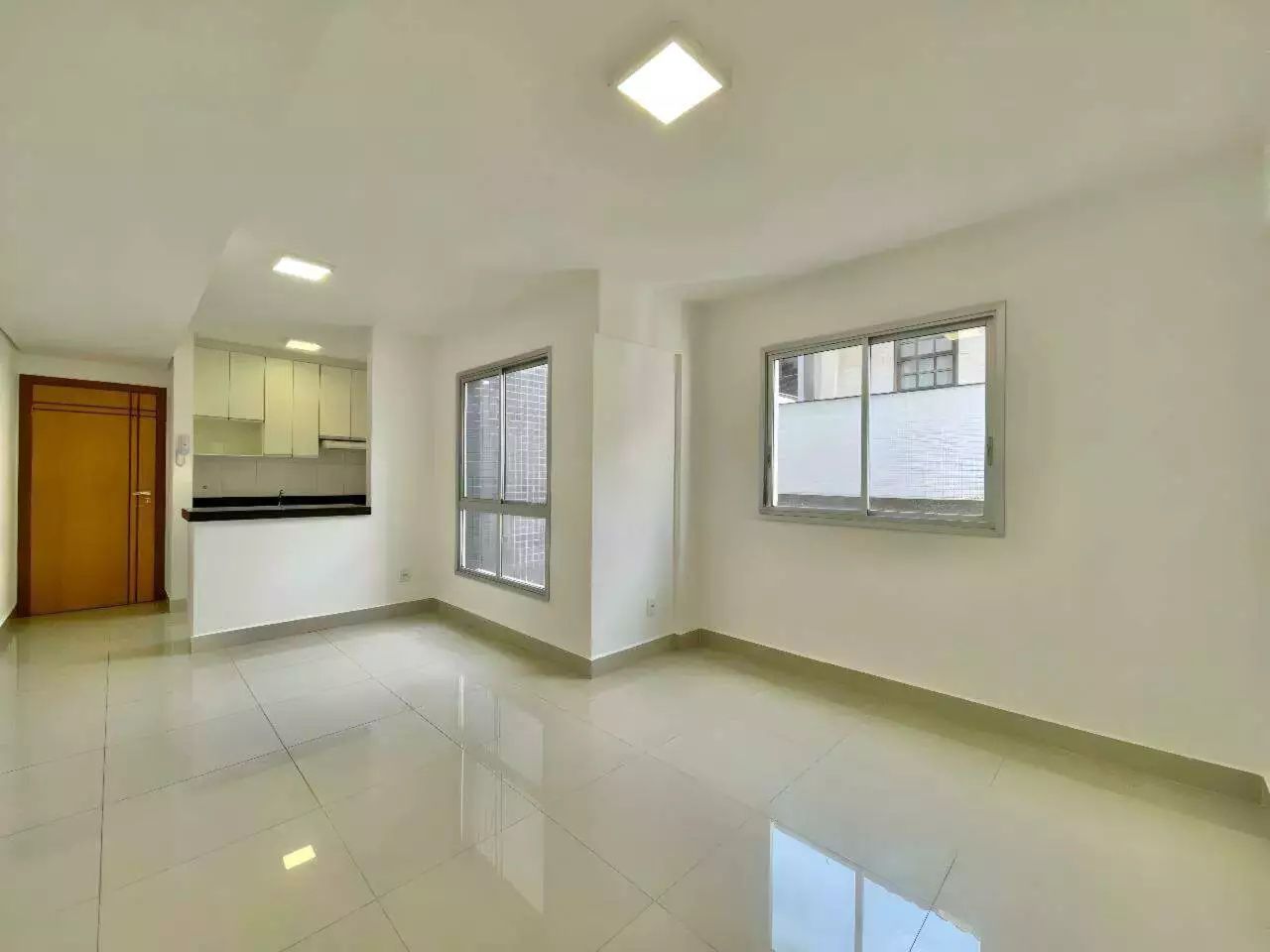 Apartamento à venda com 2 quartos, 63m² - Foto 1