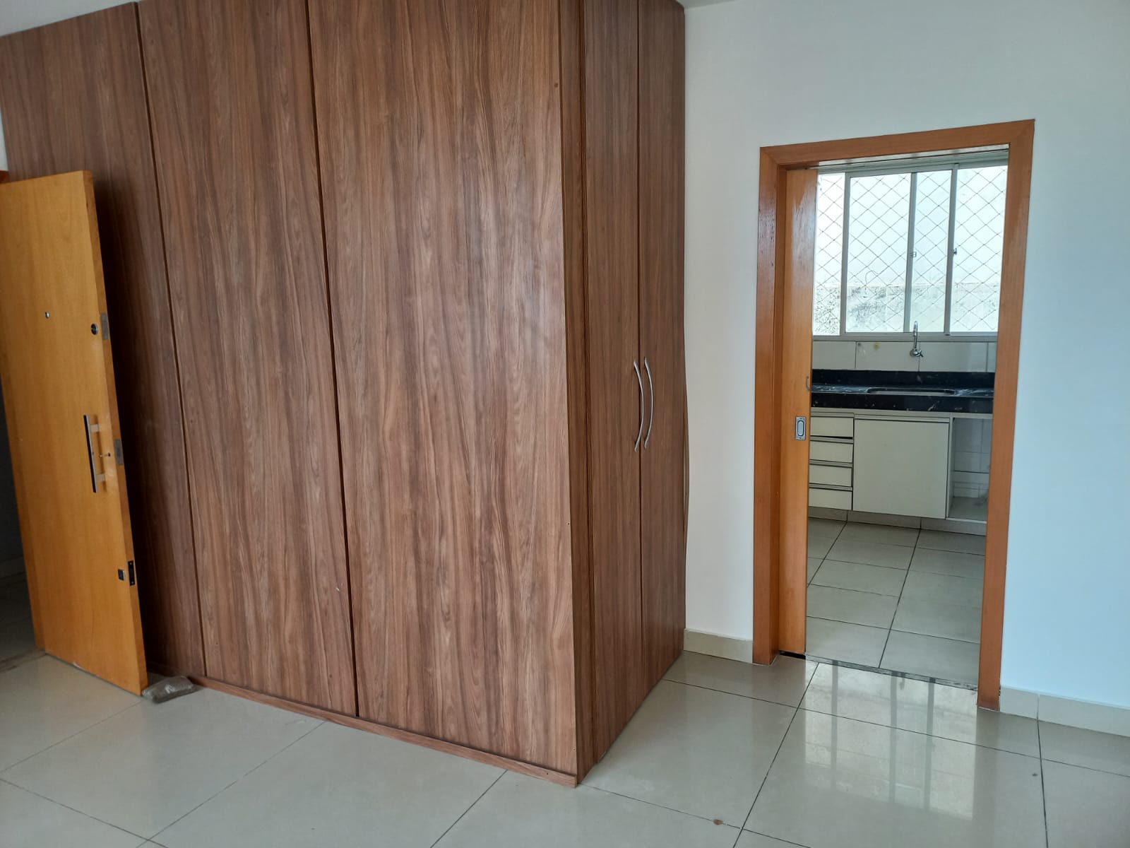 Apartamento para alugar com 4 quartos, 130m² - Foto 4