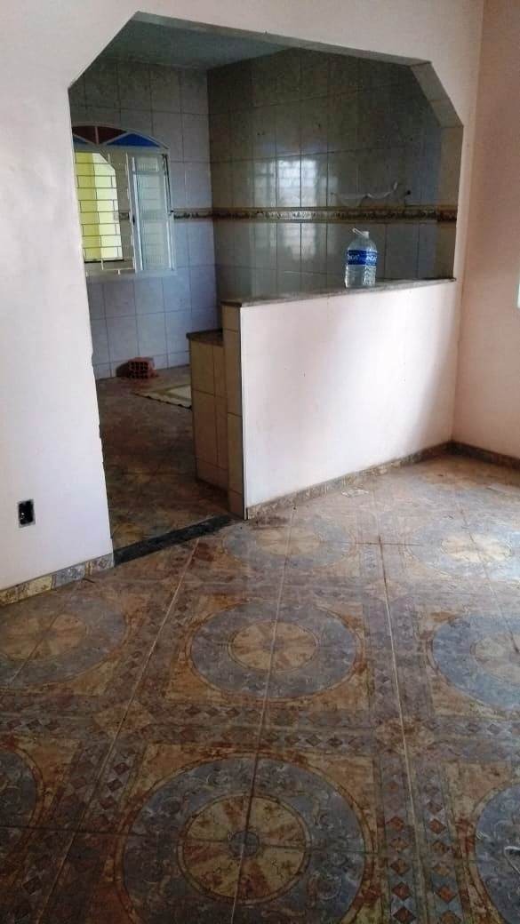 Casa à venda com 4 quartos, 162m² - Foto 3