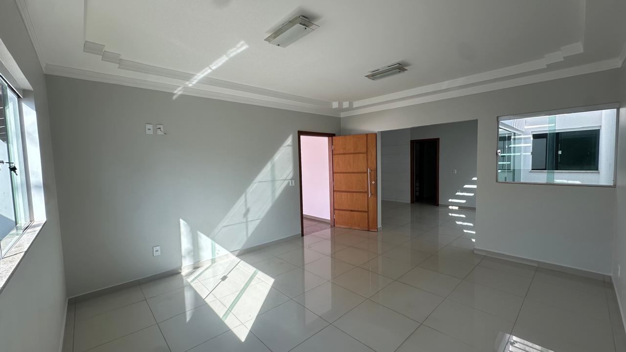 Casa à venda com 3 quartos, 150m² - Foto 3