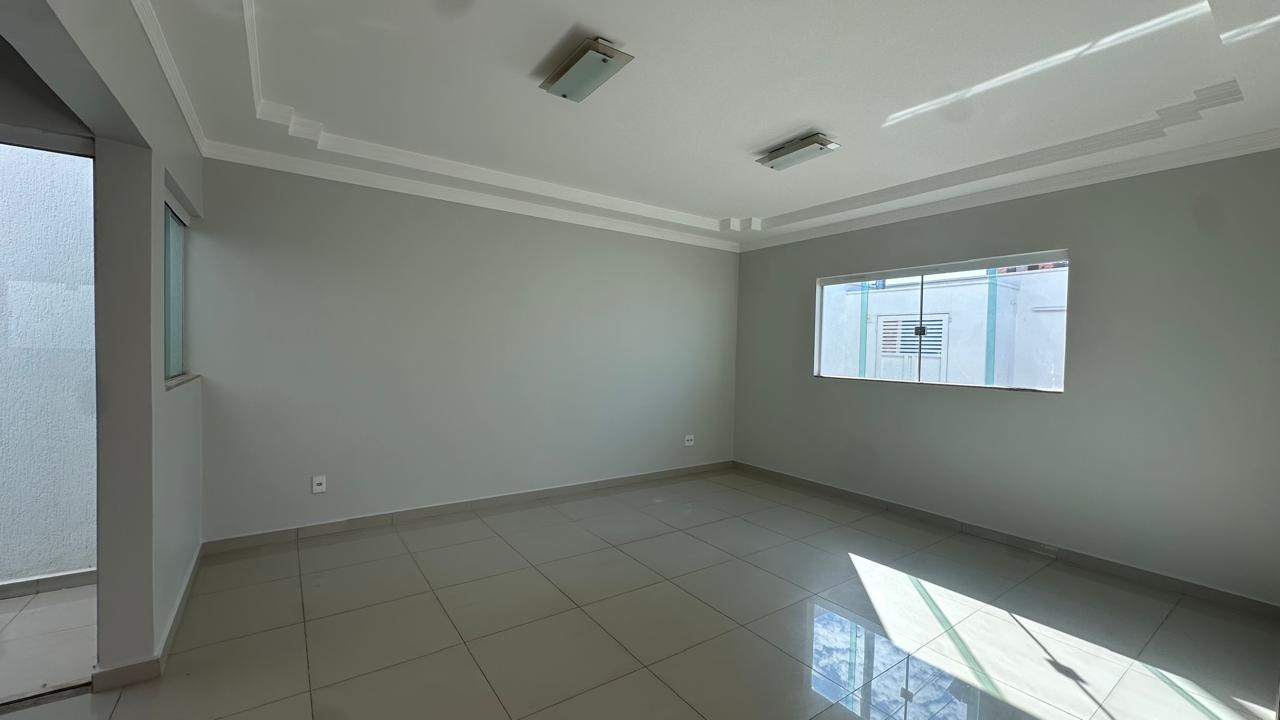 Casa à venda com 3 quartos, 150m² - Foto 2