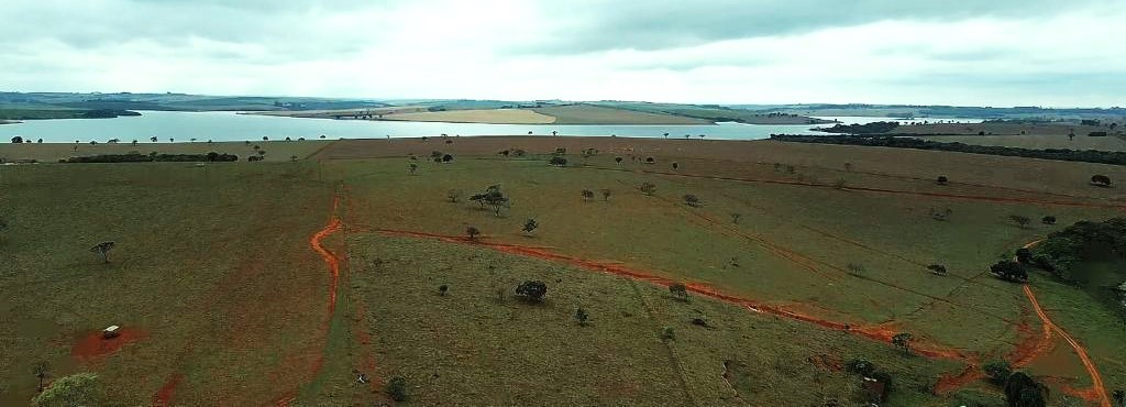 Chácara à venda com 1 quarto, 148000000m² - Foto 2