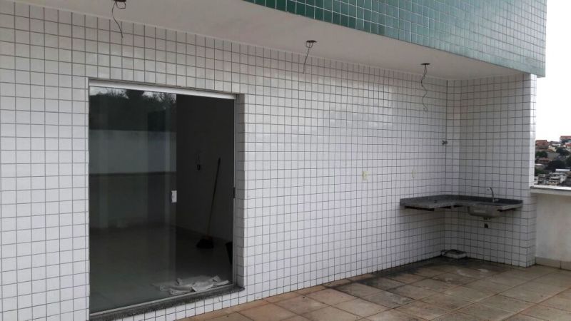 Cobertura à venda com 4 quartos, 150m² - Foto 2