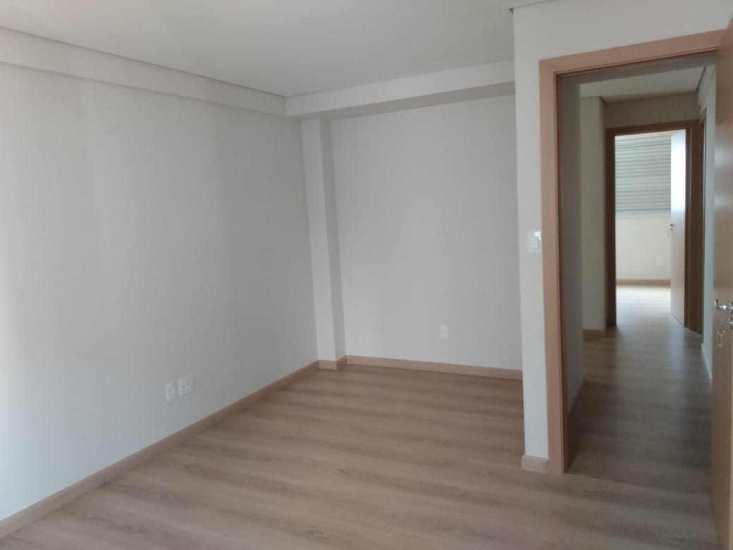 Apartamento à venda com 4 quartos, 134m² - Foto 8