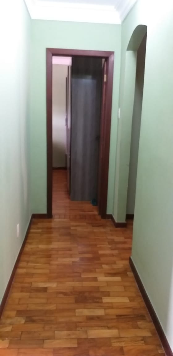 Casa à venda com 3 quartos, 278m² - Foto 2