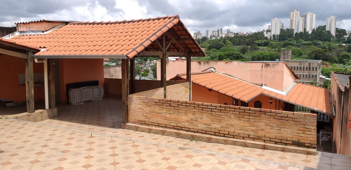 Casa à venda com 3 quartos, 278m² - Foto 1