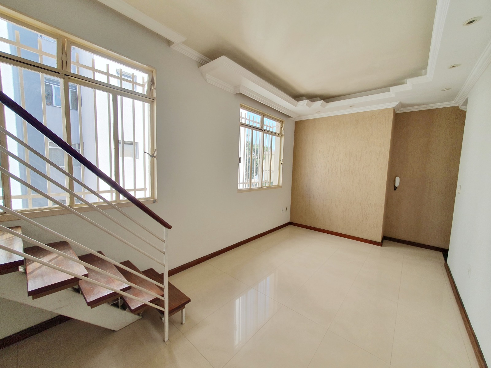 Cobertura à venda com 4 quartos, 185m² - Foto 1