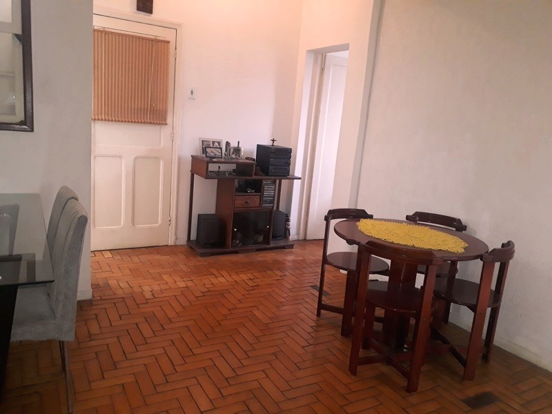 Apartamento à venda com 4 quartos, 220m² - Foto 4