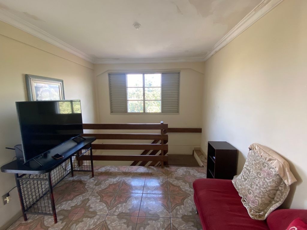 Casa à venda com 6 quartos, 360m² - Foto 9