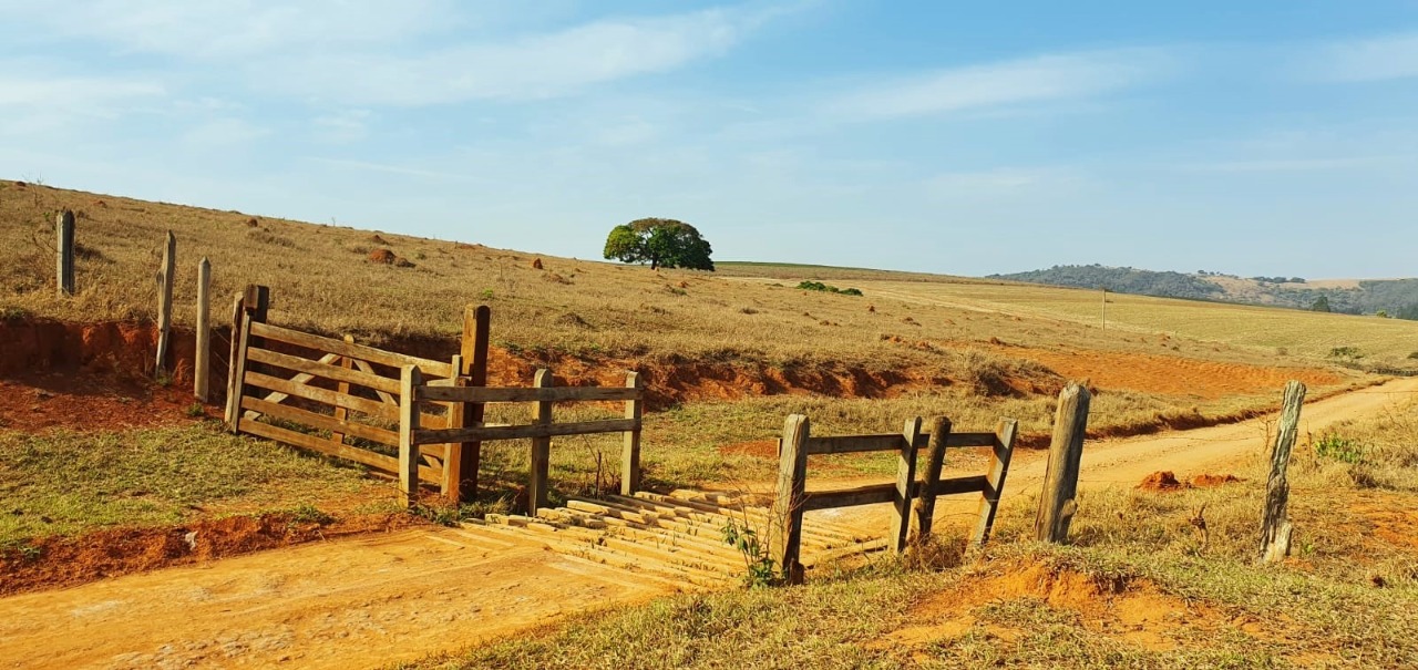 Chácara à venda com 2 quartos, 1936000m² - Foto 13