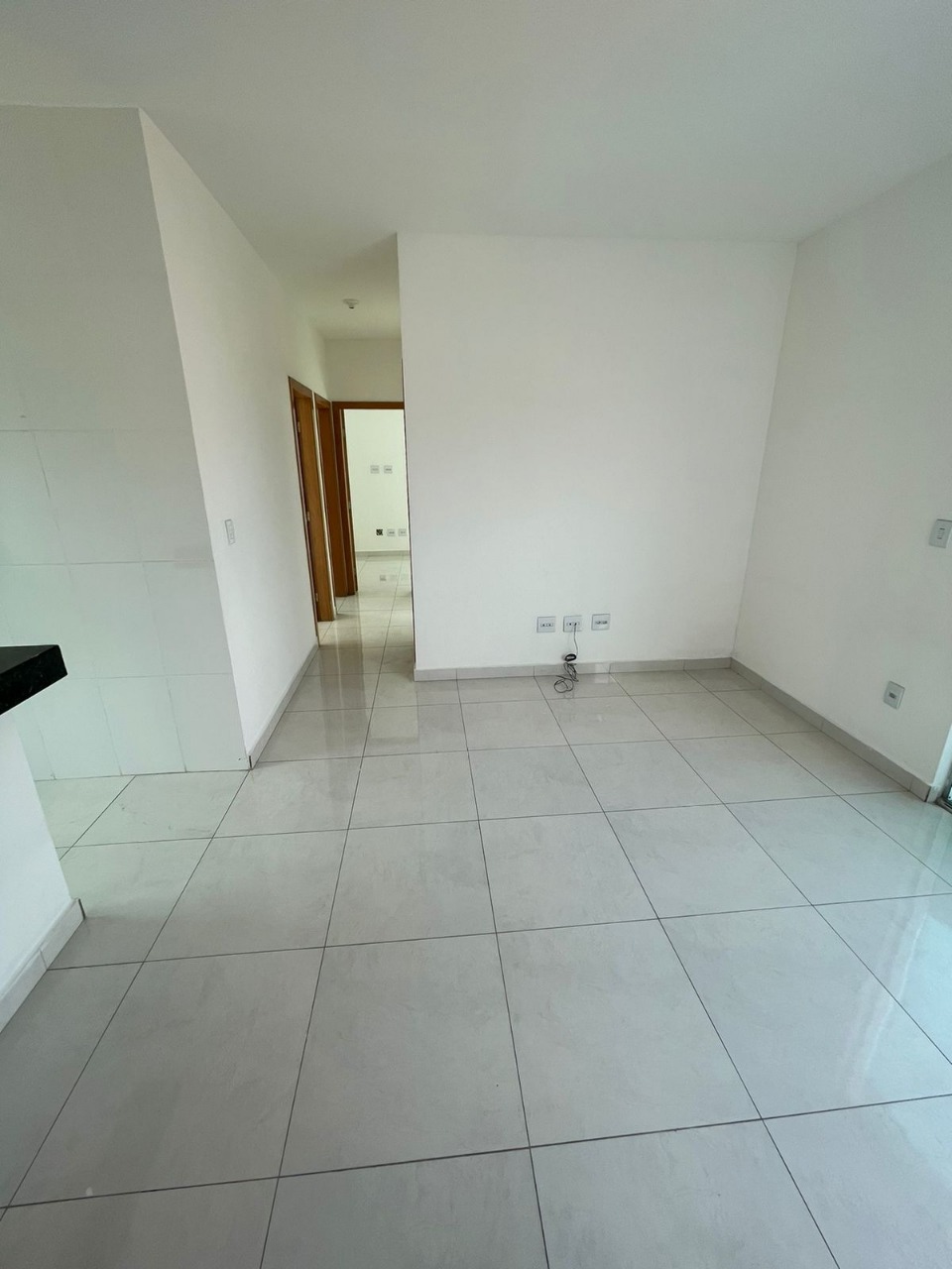 Apartamento à venda com 3 quartos, 75m² - Foto 4