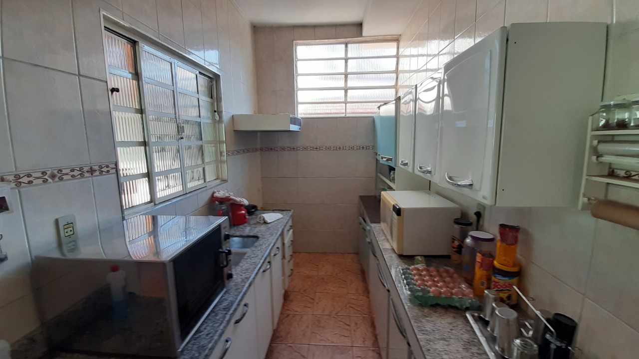 Casa à venda com 3 quartos, 600m² - Foto 10