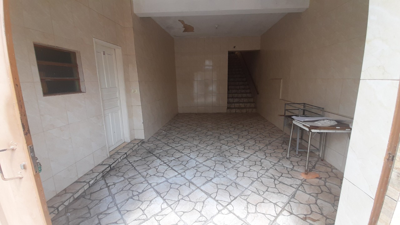 Casa à venda com 3 quartos, 600m² - Foto 2