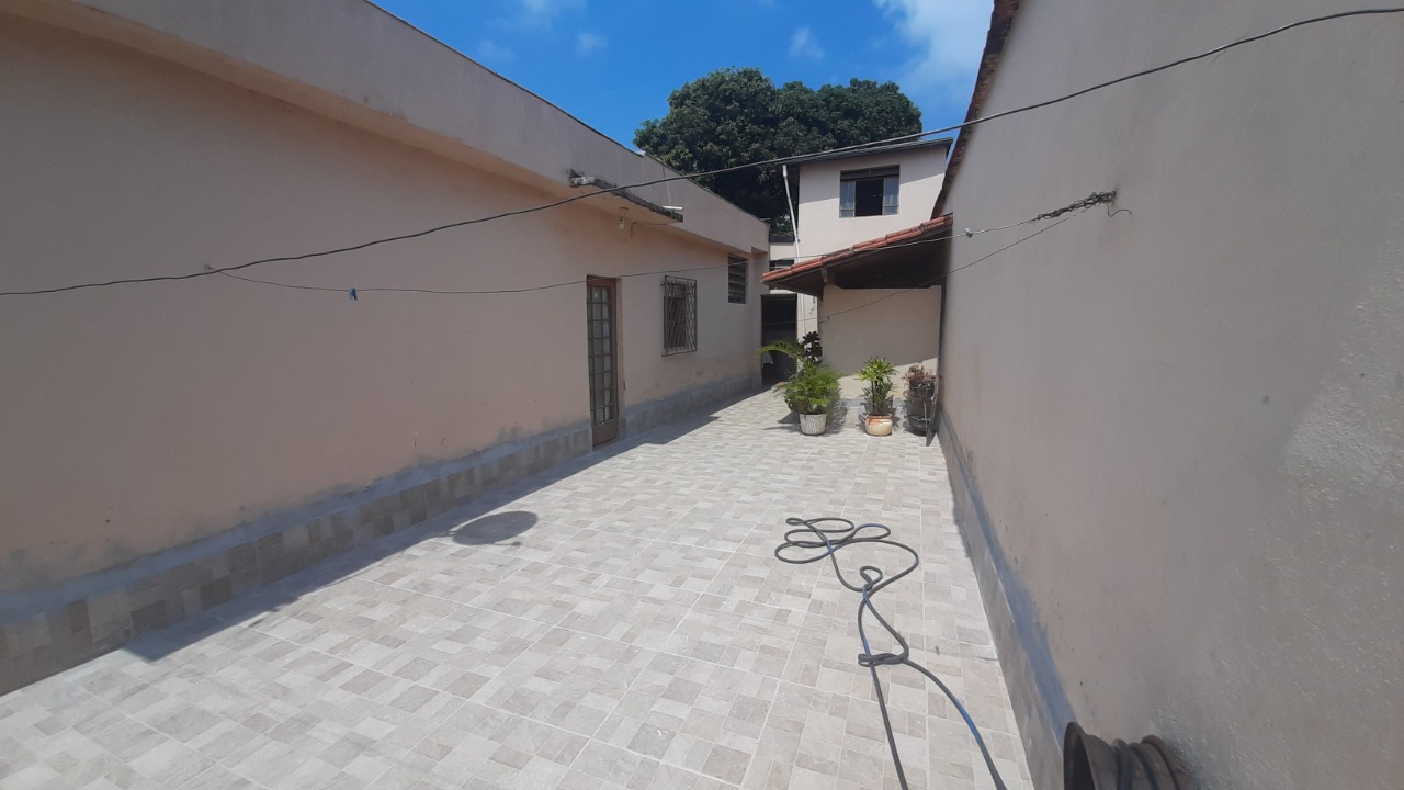 Casa à venda com 3 quartos, 600m² - Foto 5