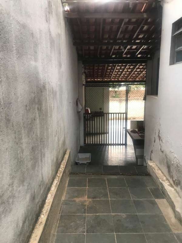 Casa à venda com 3 quartos, 150m² - Foto 3