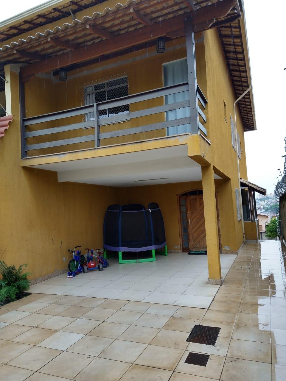 Casa à venda com 3 quartos, 140m² - Foto 1