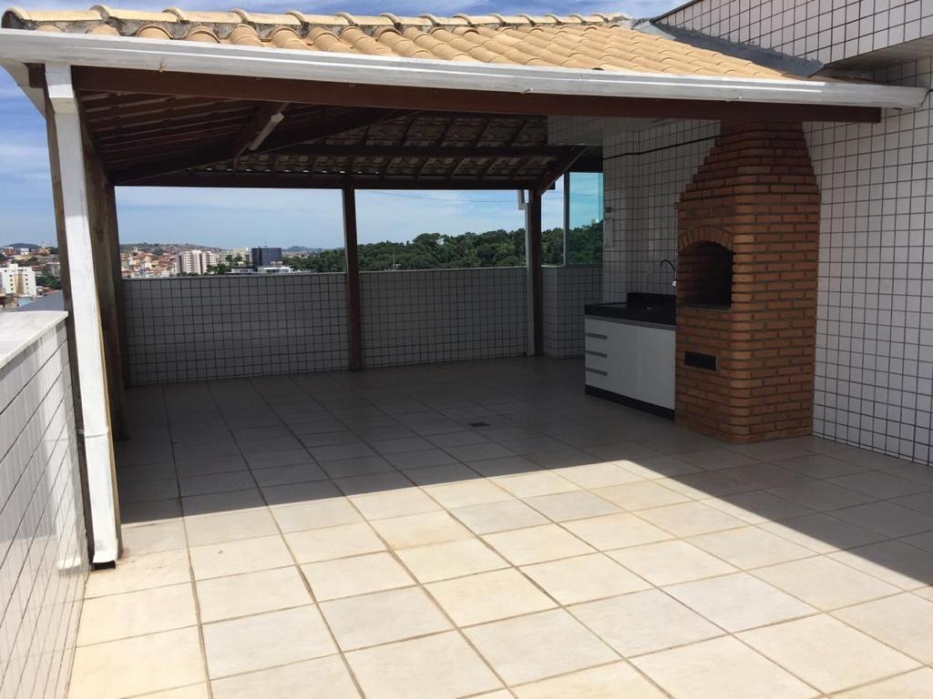 Cobertura à venda com 4 quartos, 220m² - Foto 1