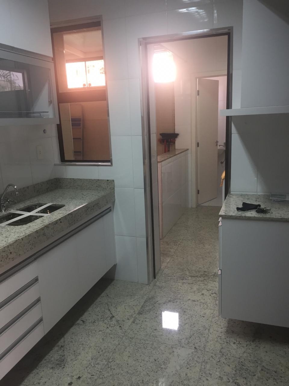 Apartamento à venda com 3 quartos, 121m² - Foto 5