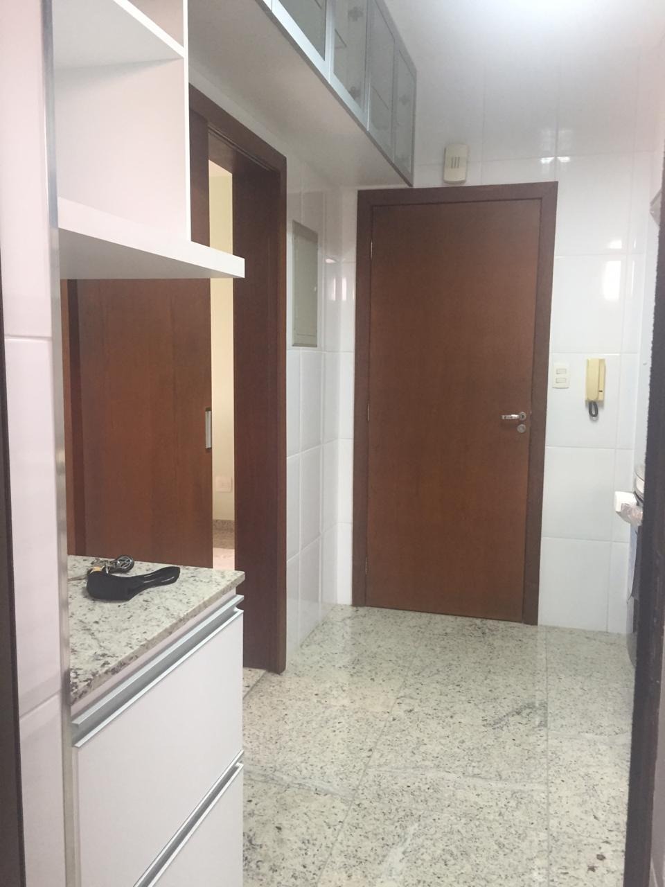 Apartamento à venda com 3 quartos, 121m² - Foto 9