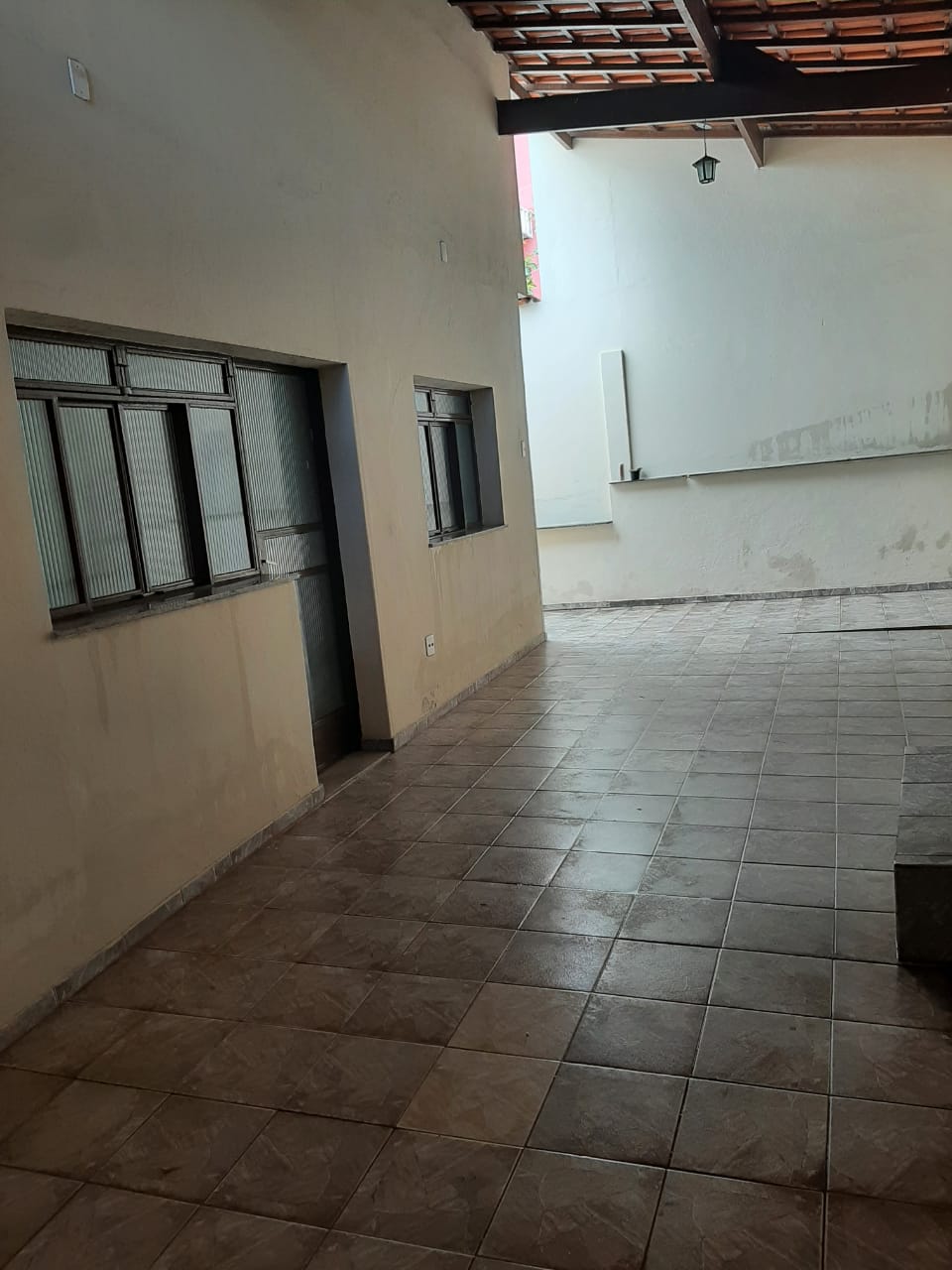 Casa à venda com 2 quartos, 250m² - Foto 2