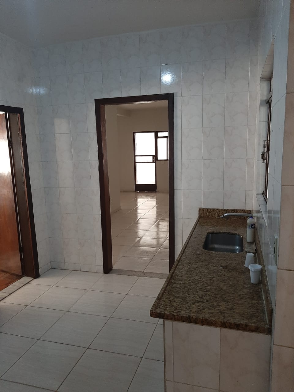 Casa à venda com 2 quartos, 250m² - Foto 9