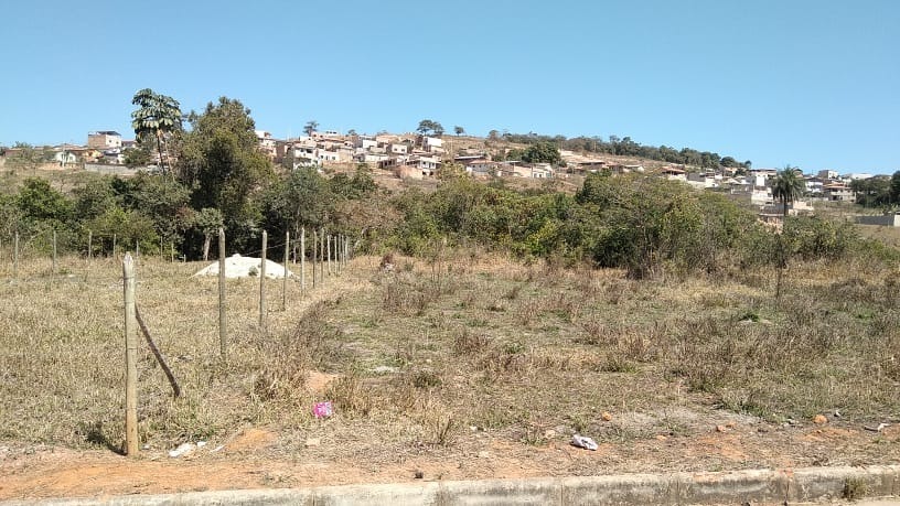 Terreno à venda, 360m² - Foto 1